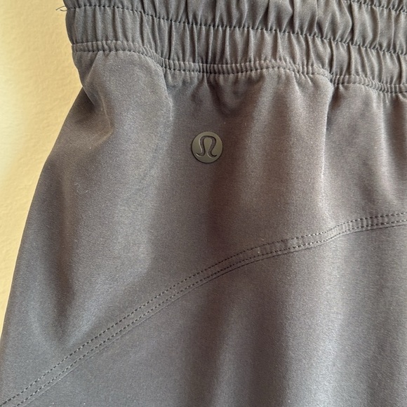 Lululemon Choose a Side Reversible Super-High Rise Short 4" SZ 8 - Picture 5 of 8